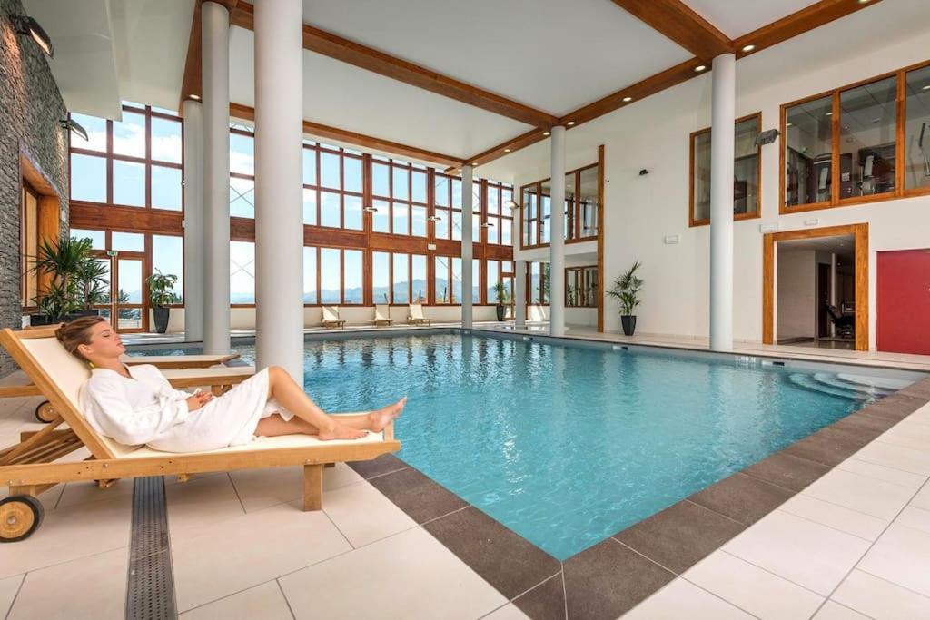 בור סן מוריס Confort Et Espace Pour Cet Appartement Duplex De 100 M2 Avec Grand Sejour Expose Sud Avec Cheminee, 4 Chambres , Acces Direct Aux Pistes De Ski Et Au Golf Dans La Residence Edenarc Avec Piscine, Jacuzzi Et Spa מראה חיצוני תמונה