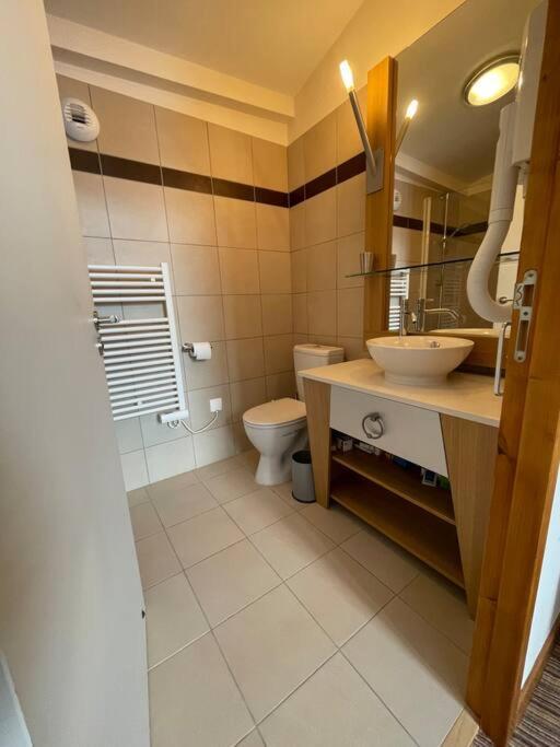 בור סן מוריס Confort Et Espace Pour Cet Appartement Duplex De 100 M2 Avec Grand Sejour Expose Sud Avec Cheminee, 4 Chambres , Acces Direct Aux Pistes De Ski Et Au Golf Dans La Residence Edenarc Avec Piscine, Jacuzzi Et Spa מראה חיצוני תמונה